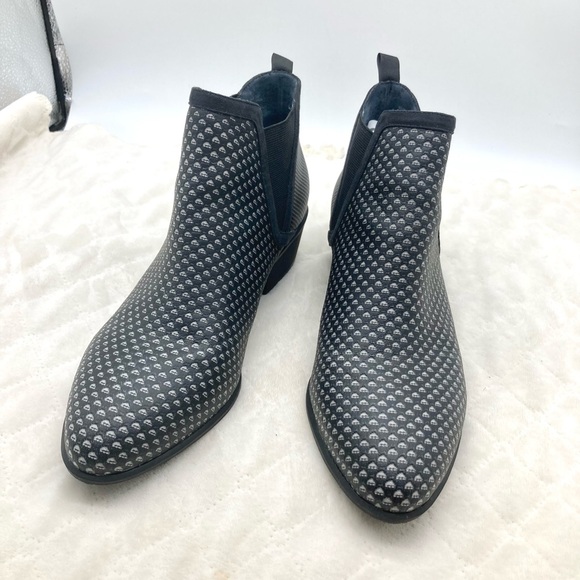 Women’s Beta Brand Tennis Western Pull On Ankle Boots - Picture 6 of 16